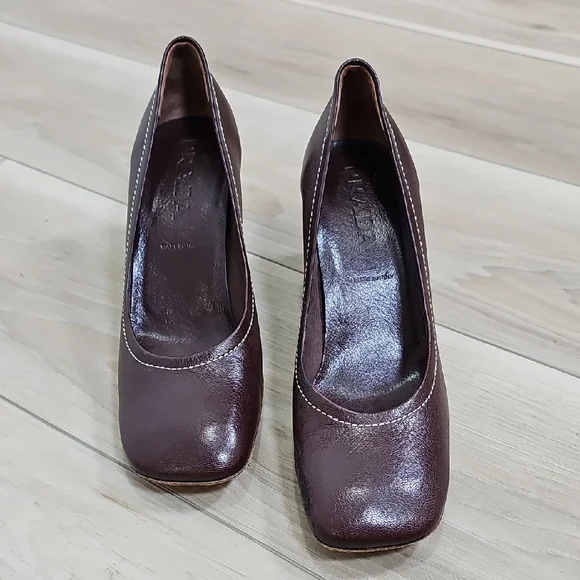 Vintage Prada Dark Brown Leather Heels - Picture 14 of 15